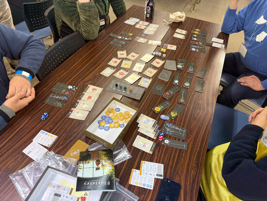 ボードゲーム「Floristry」で遊んでいる様子